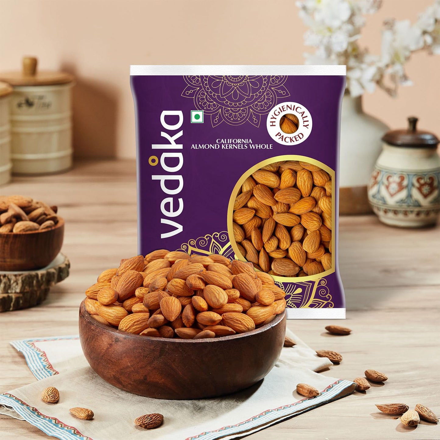 Amazon Brand - Vedaka Almonds | 1 Kg | California Almonds | 100% Natural Badam Giri | Rich In Protein & Dietary Fiber | Crunchy Texture & Delicious Nutty Flavour | No Added Preservatives